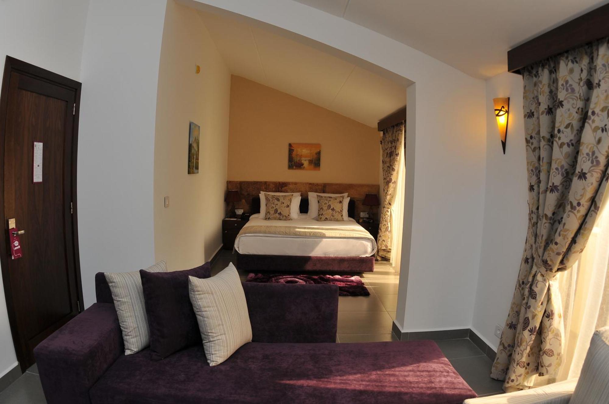 Monoberge Hotel Byblos Phòng bức ảnh